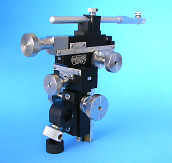 Three-Axis Coarse/Fine Compact Micromanipulator